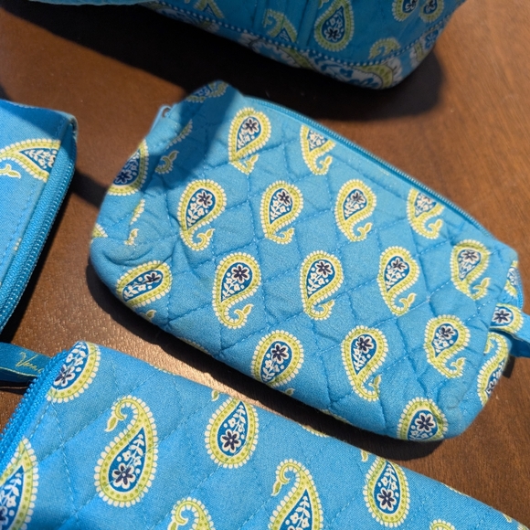 Vera Bradley beautiful set - Picture 9 of 11